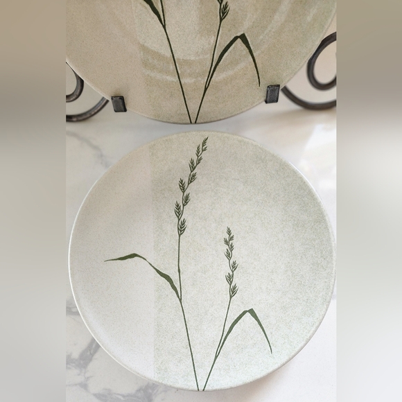 Mikasa Soft Breeze CW 102‎ Dinner / Salad Luncheon Plates Set Of Four Each